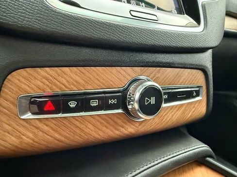 Used 2024 Volvo XC90 B6 Plus w/ Protection Package Premier image 24
