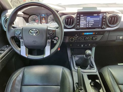 Used 2021 Toyota Tacoma TRD Off-Road w/ TRD Premium Off Road Package AWD/4WD image 24