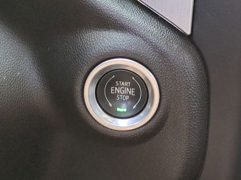 Used 2022 GMC Sierra 1500 SLE w/ Driver Alert Package I image 16