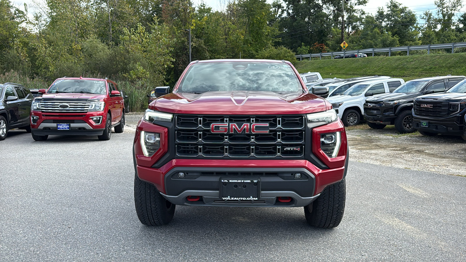 Used 2024 GMC Canyon AT4 AWD/4WD image 3