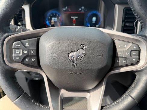 Used 2025 Ford Bronco Outer Banks image 14