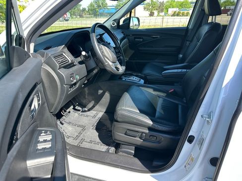 Used 2021 Honda Pilot Touring image 11