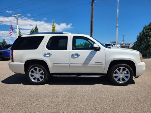 Used 2014 GMC Yukon Denali AWD/4WD image 2