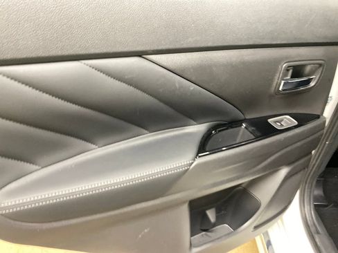 Used 2022 Mitsubishi Outlander SEL AWD/4WD image 14