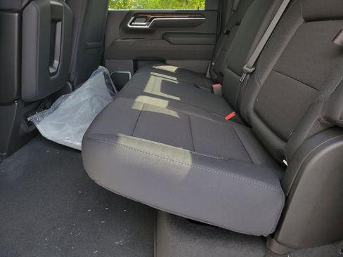 New 2026 GMC Sierra 2500 SLE w/ SLE Value Package; image 7