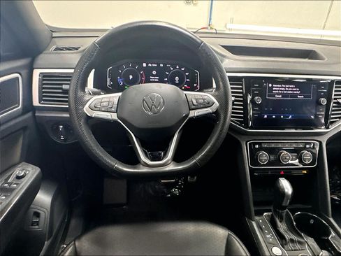 Used 2023 Volkswagen Atlas Cross Sport SEL R-Line AWD/4WD image 11