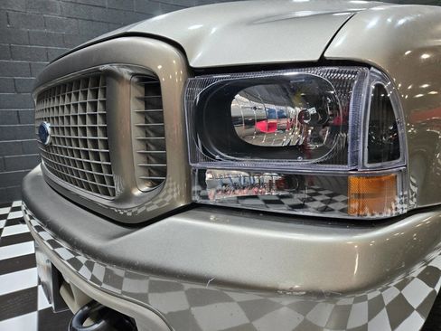 Used 2004 Ford Excursion Limited image 12