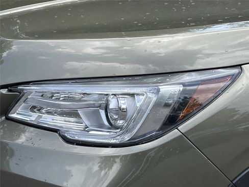 Used 2022 Subaru Ascent Limited w/ Technology Package AWD/4WD image 9