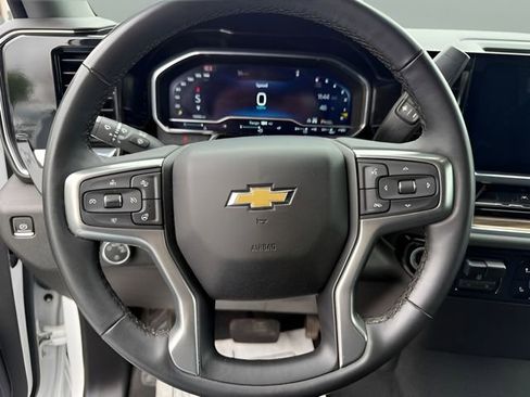 Used 2024 Chevrolet Silverado 1500 LT AWD/4WD image 35