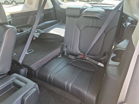 Used 2025 Honda Pilot Elite image 24