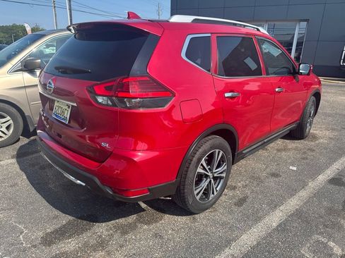 Used 2017 Nissan Rogue SL FWD image 3