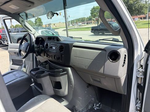 Used 2012 Ford E-150 and Econoline 150 w/ Commercial Cargo Van Pkg RWD image 18