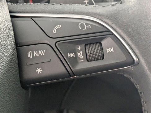 Used 2019 Audi Q5 2.0T Premium image 18