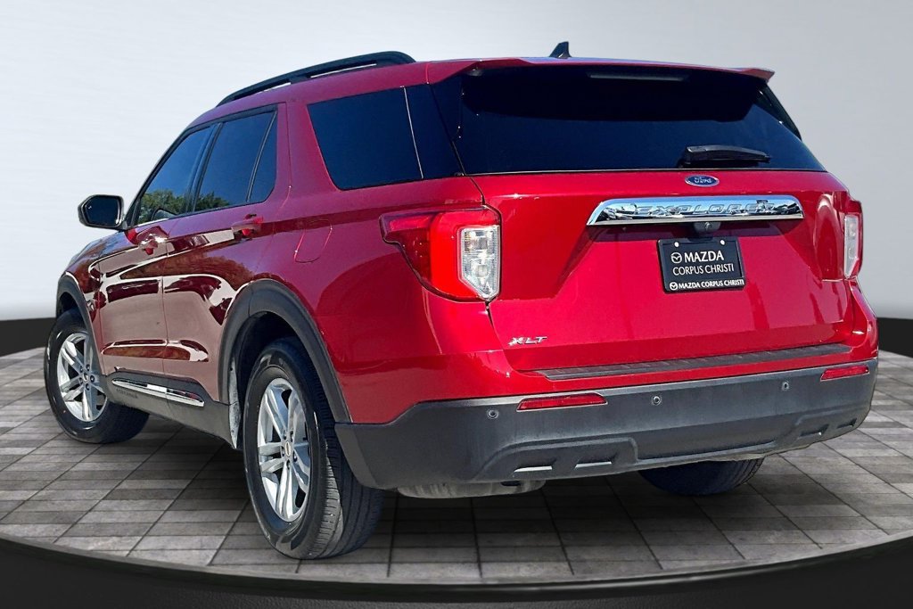 Used 2024 Ford Explorer XLT RWD image 5
