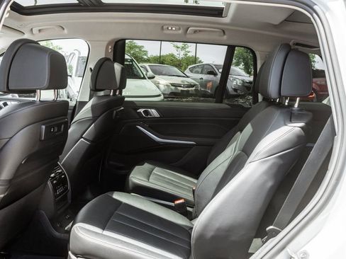 Used 2022 BMW X7 xDrive40i w/ Executive Package AWD/4WD image 28