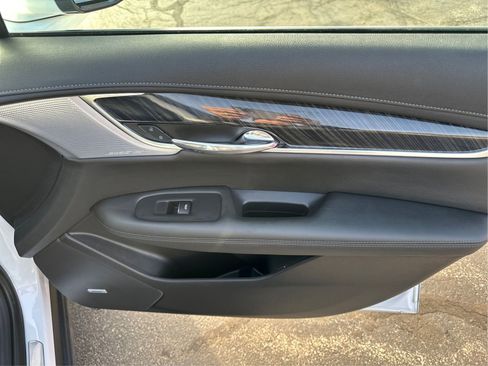 Used 2021 Cadillac XT6 Premium Luxury image 22