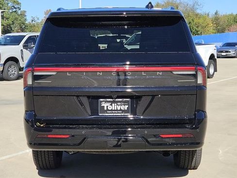 New 2025 Lincoln Navigator Reserve w/ Jet Appearance Package image 7
