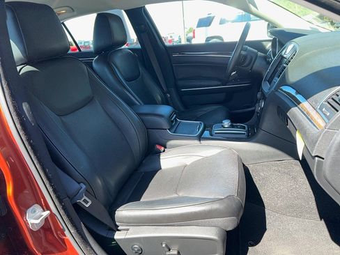 Used 2021 Chrysler 300 Touring L image 25