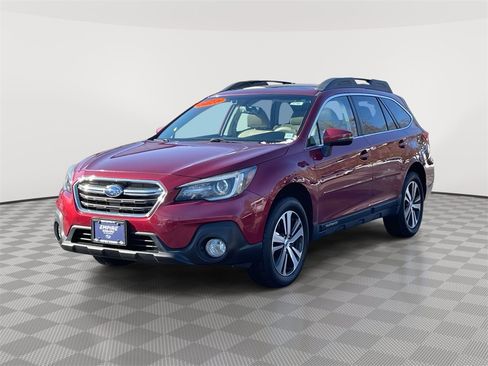 Used 2018 Subaru Outback 2.5i Limited image 3