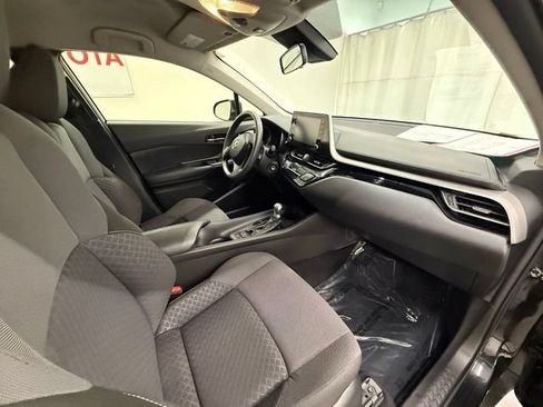 Certified 2021 Toyota C-HR LE FWD image 9