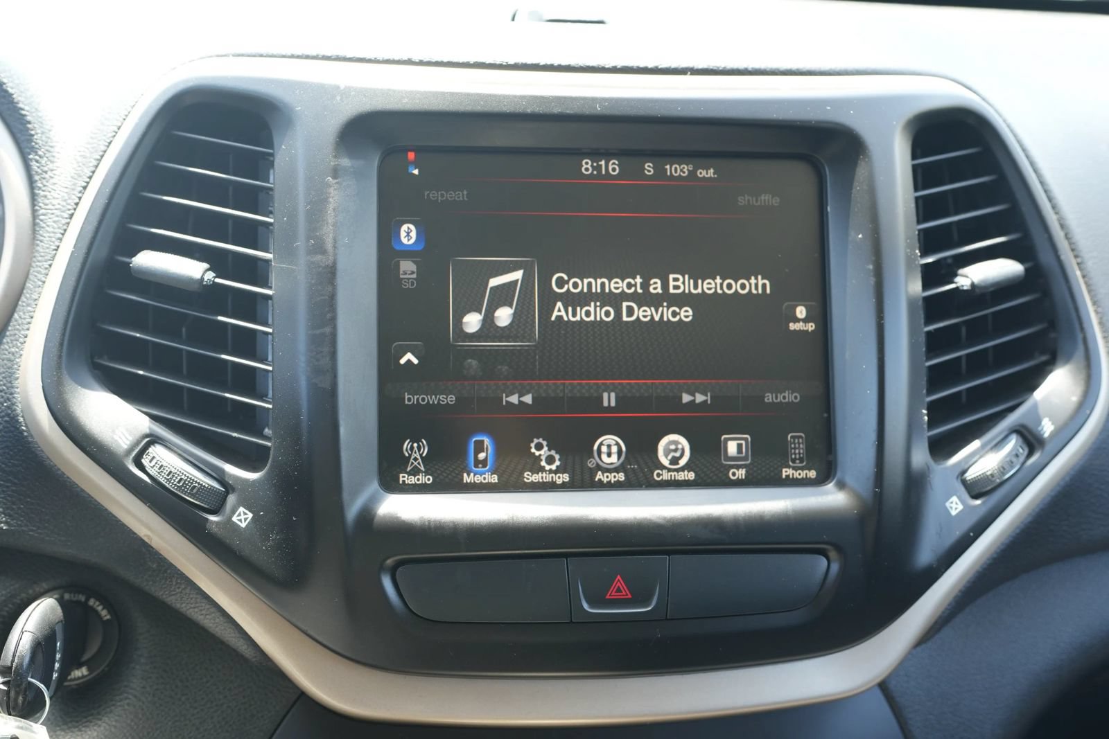 Used 2016 Jeep Cherokee Latitude w/ Comfort & Sound Group FWD image 24