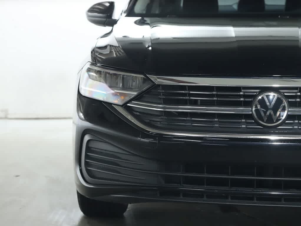 Used 2024 Volkswagen Jetta SE FWD image 6
