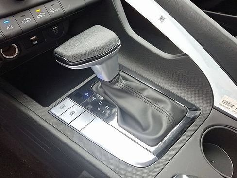New 2026 Hyundai Elantra SE FWD image 7