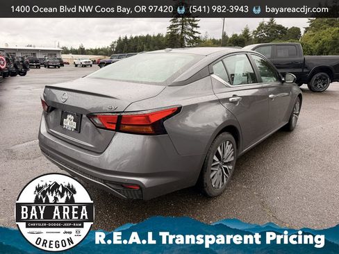Used 2024 Nissan Altima 2.5 SV FWD image 6