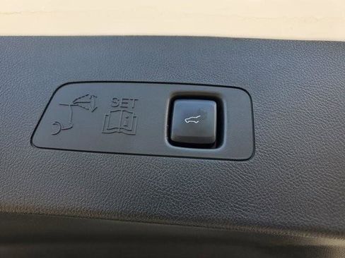 Used 2023 Lincoln Corsair FWD image 12