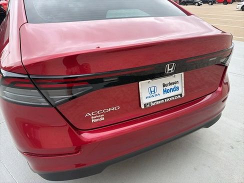 Used 2025 Honda Accord SE image 9