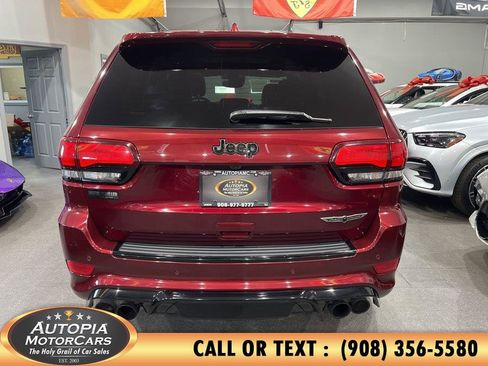 Used 2018 Jeep Grand Cherokee Trackhawk AWD/4WD image 4