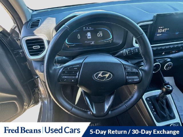 Certified 2023 Hyundai Venue Limited FWD image 16