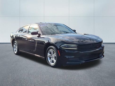 Used 2015 Dodge Charger SE w/ Power Sunroof Group RWD image 8