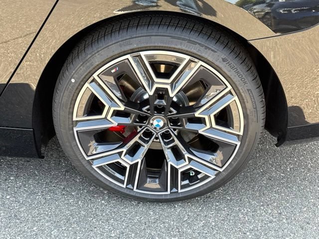 Used 2027 BMW i5 eDrive40 w/ M Sport Package RWD image 14