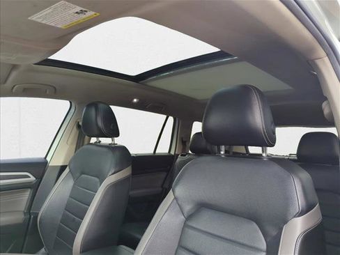 Used 2021 Volkswagen Atlas SEL Premium image 26