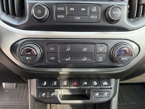 Used 2018 Chevrolet Colorado ZR2 image 21