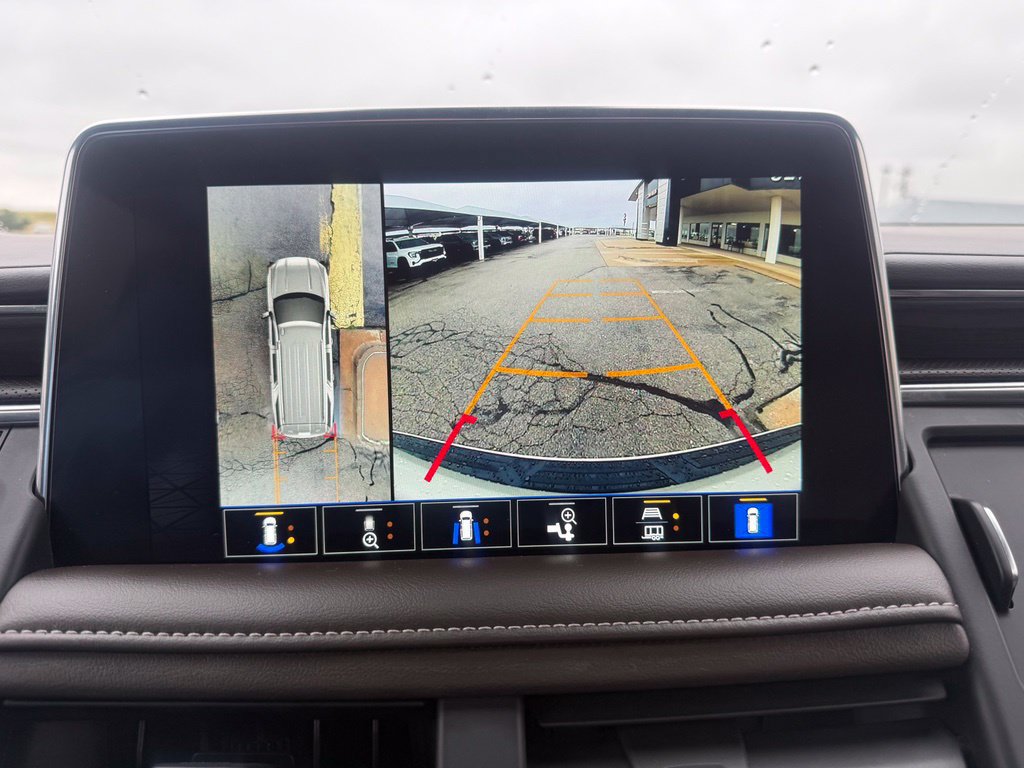 Used 2023 GMC Yukon XL SLT w/ SLT Luxury Package RWD image 13