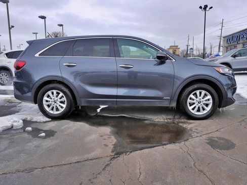 Used 2020 Kia Sorento LX image 8