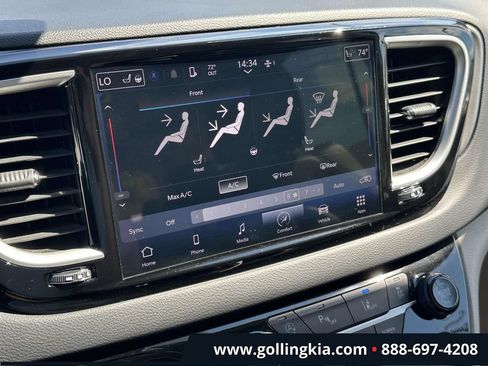 Used 2023 Chrysler Pacifica Touring-L FWD image 24