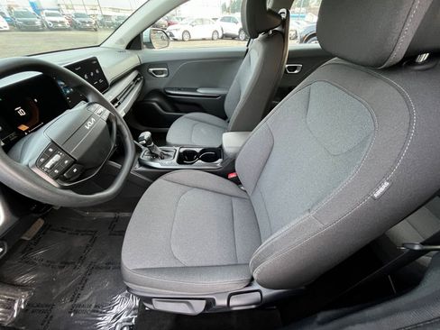 Used 2025 Kia K4 LXS image 28