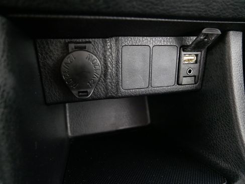 Used 2016 Toyota Corolla LE image 29