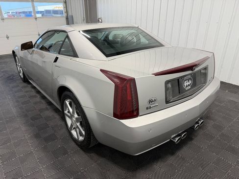 Used 2004 Cadillac XLR RWD image 6