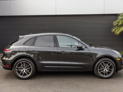 Certified 2025 Porsche Macan image 10