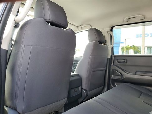 Used 2022 Nissan Frontier S image 12