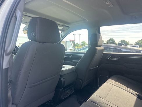 Used 2025 Chevrolet Silverado 2500 LT w/ Convenience Package AWD/4WD image 9