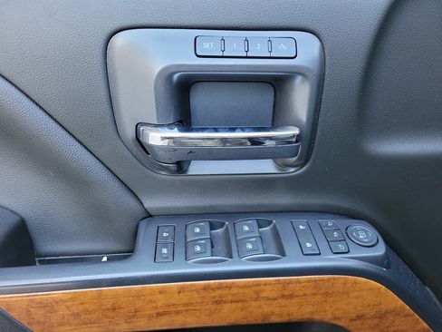 Used 2019 Chevrolet Silverado 2500 High Country w/ Duramax Plus Package image 12