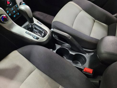 Used 2014 Chevrolet Cruze LS FWD image 26