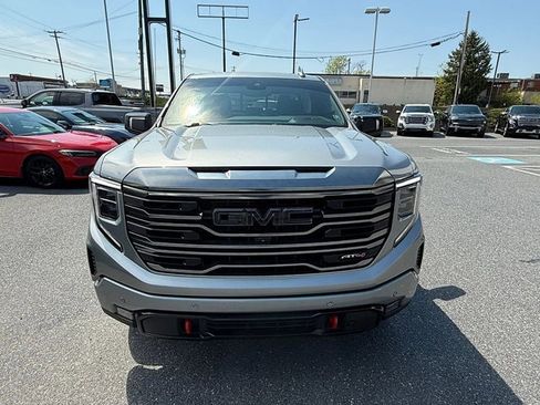 Used 2023 GMC Sierra 1500 AT4 w/ AT4 Premium Package AWD/4WD image 12