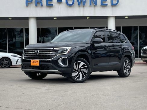 Used 2025 Volkswagen Atlas SE image 2