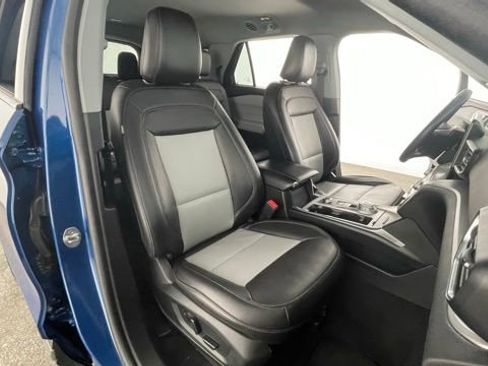 Used 2022 Ford Explorer XLT w/ Equipment Group 202A image 49